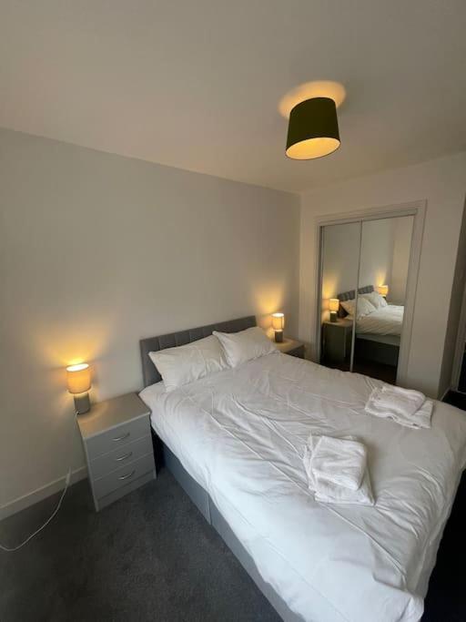 Modern 2 Bedroom City Apartment Glasgow Bagian luar foto